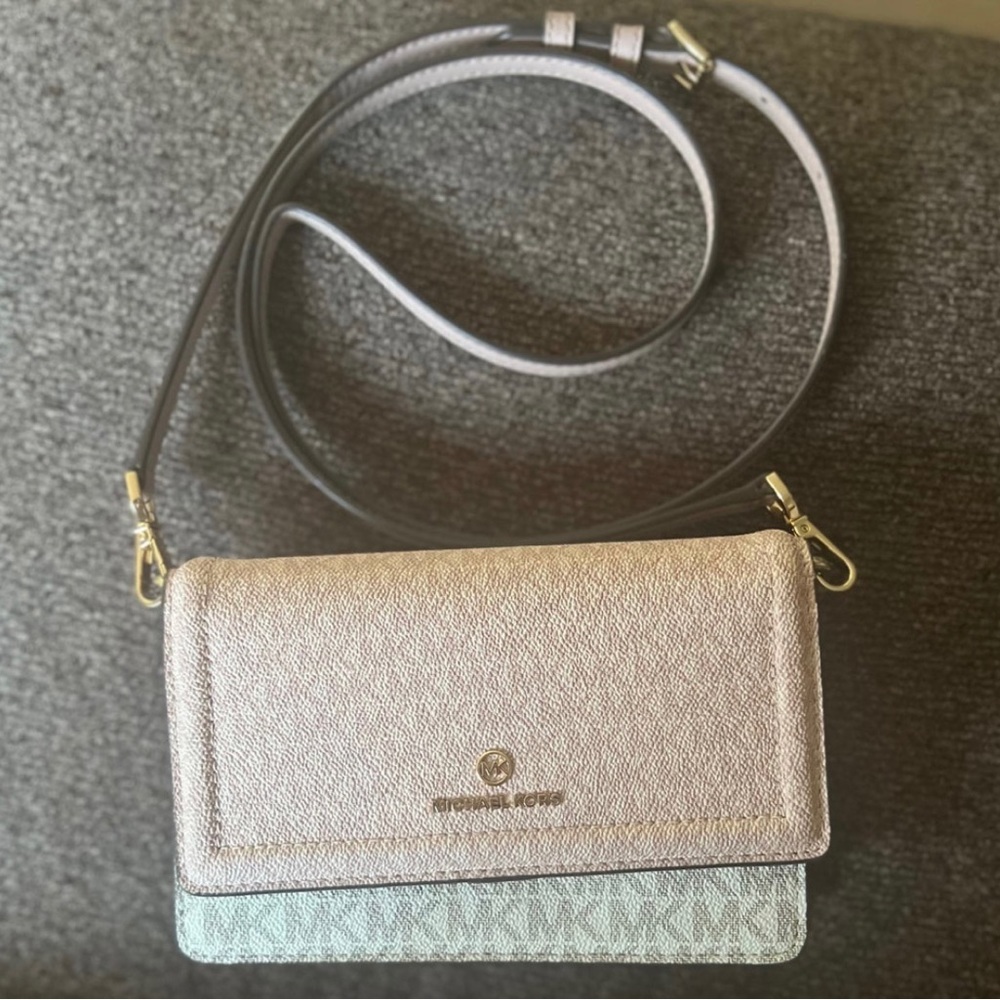 Brand new w/o tags, Michael Kors crossbody bag